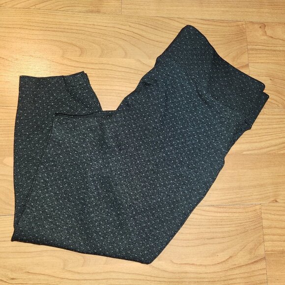 Torrid Black Leggings || sz 1 || Excellent Condition - Picture 2 of 9